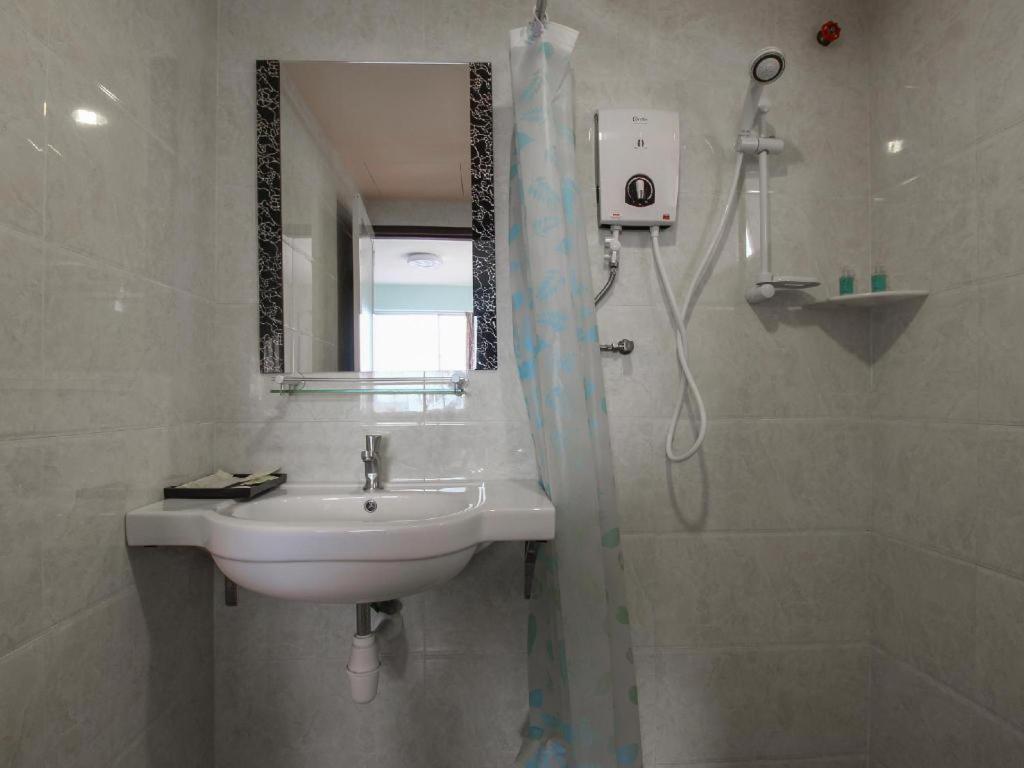 Hotel Zamburger Grand City Malakka Dış mekan fotoğraf