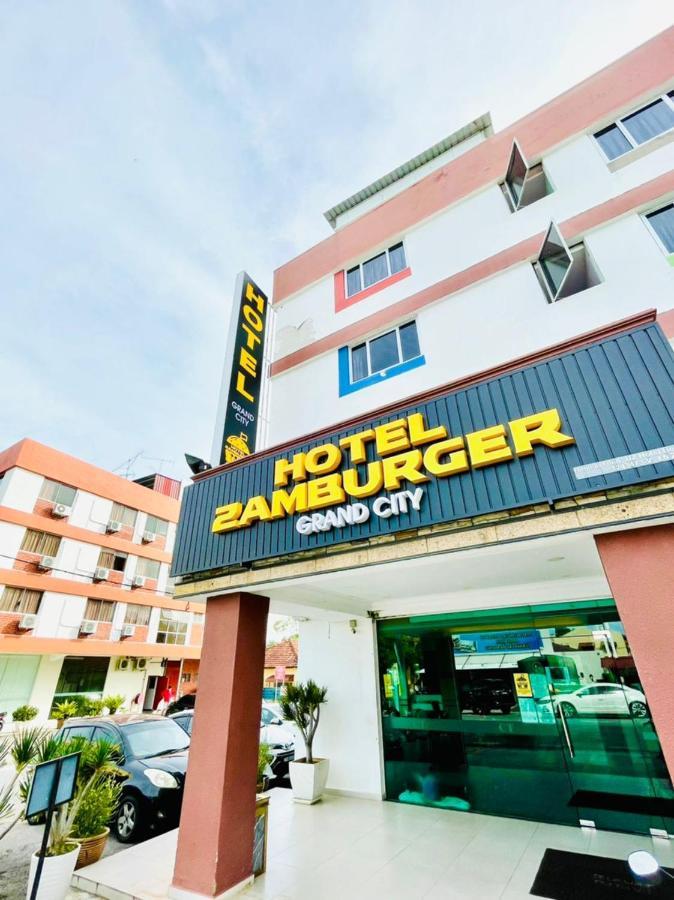 Hotel Zamburger Grand City Malakka Dış mekan fotoğraf